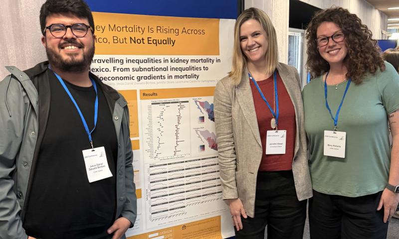 LCDS researchers Dr Jesús-Daniel Zazueta-Borboa, Professor Jennifer Dowd and Dr Mary Roberts (from left to right) in front of their award-winning poster “Kidney Mortality is Rising Across Mexico, But Not Equally.”